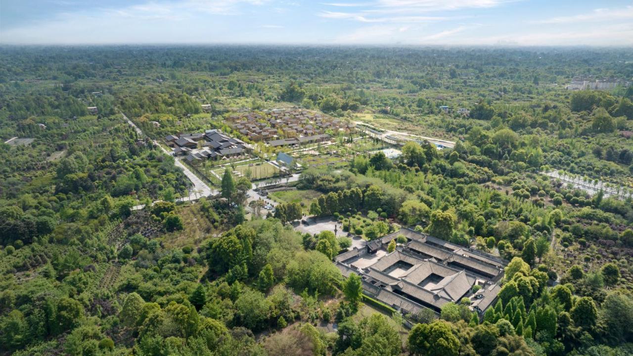 Angsana Chengdu Wenjiang Hotell Exteriör bild
